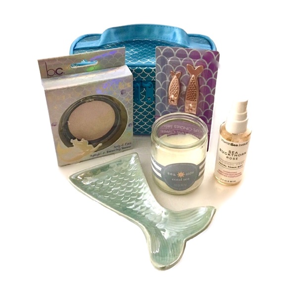 🆕 Mermaids Only Vanity Travel Bundle - Picture 1 of 9